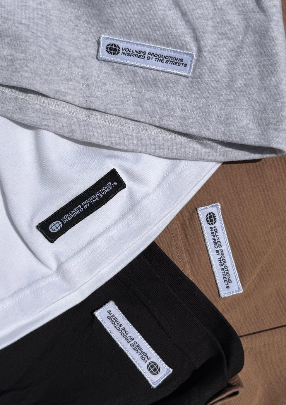 SIGNATURE LONGSLEEVE TEE